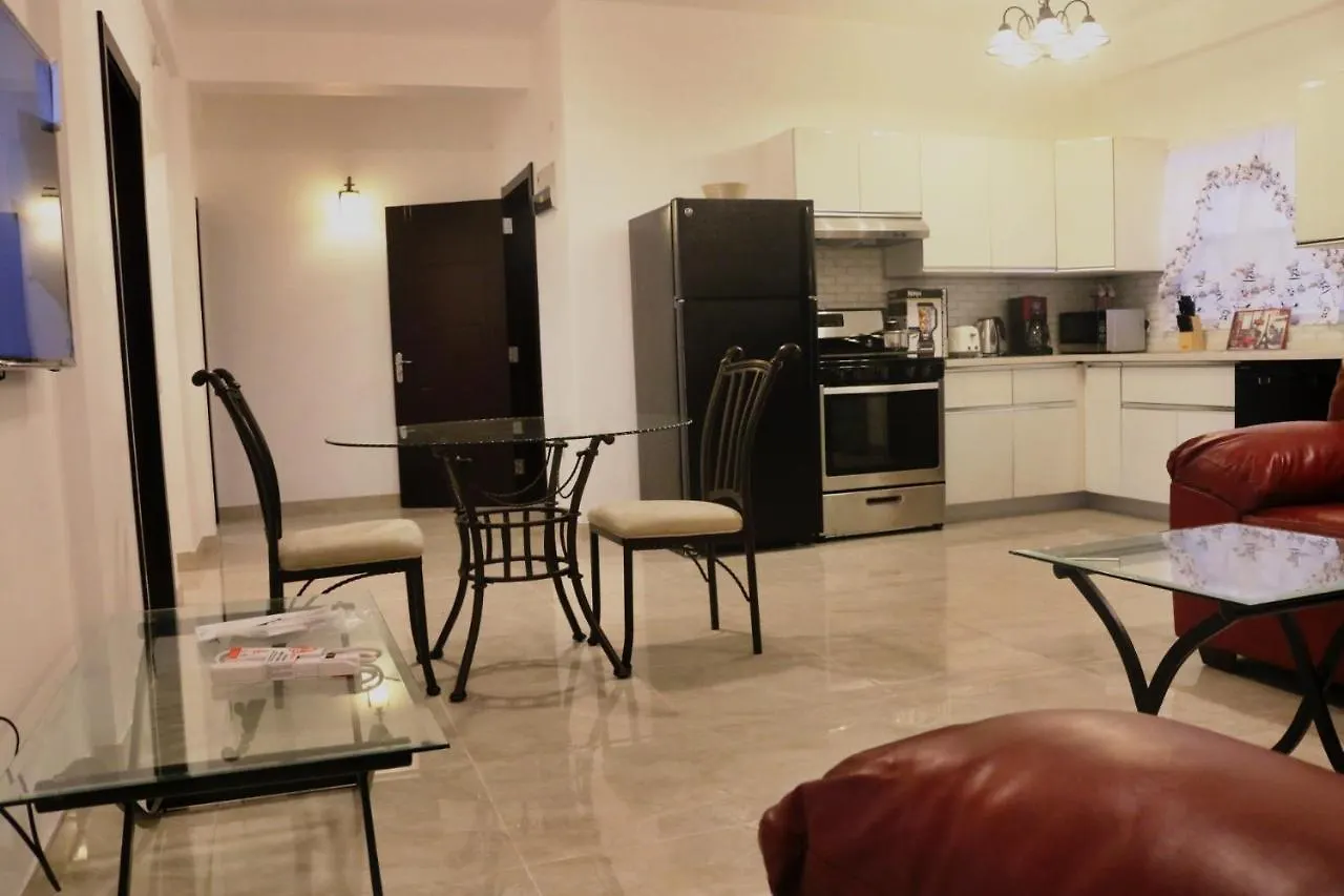 Homestay Blue Star Apartments & Hotel Lance aux Epines