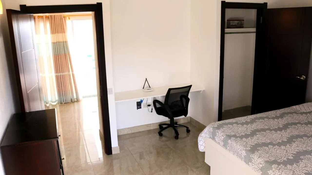 Blue Star Apartments & Hotel Lance aux Epines 0*,
