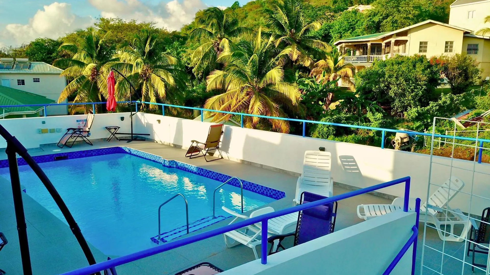 Blue Star Apartments & Hotel Lance aux Epines Pansiyon